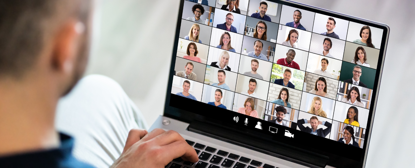 E-Learning und Live Workshop Kombi aus Selbstbestimmt und in der Gruppe Lernen